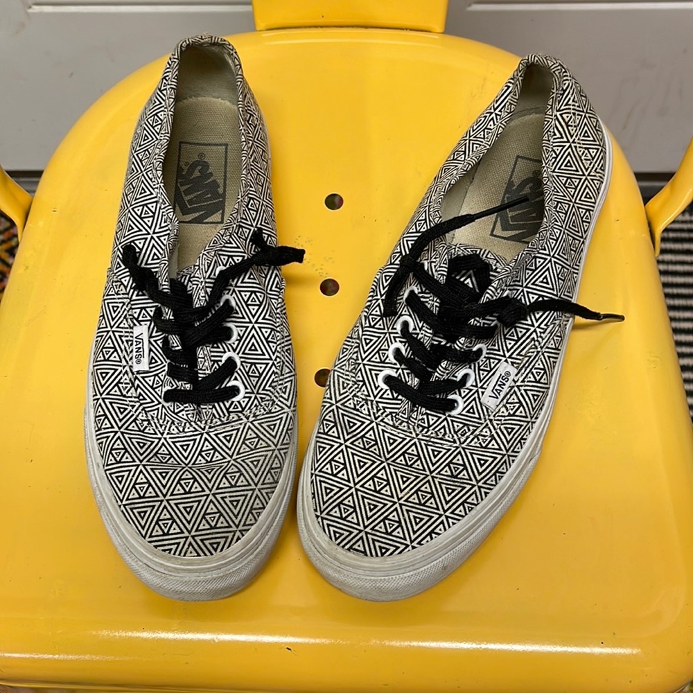 Vans “Off The Wall” sneakers